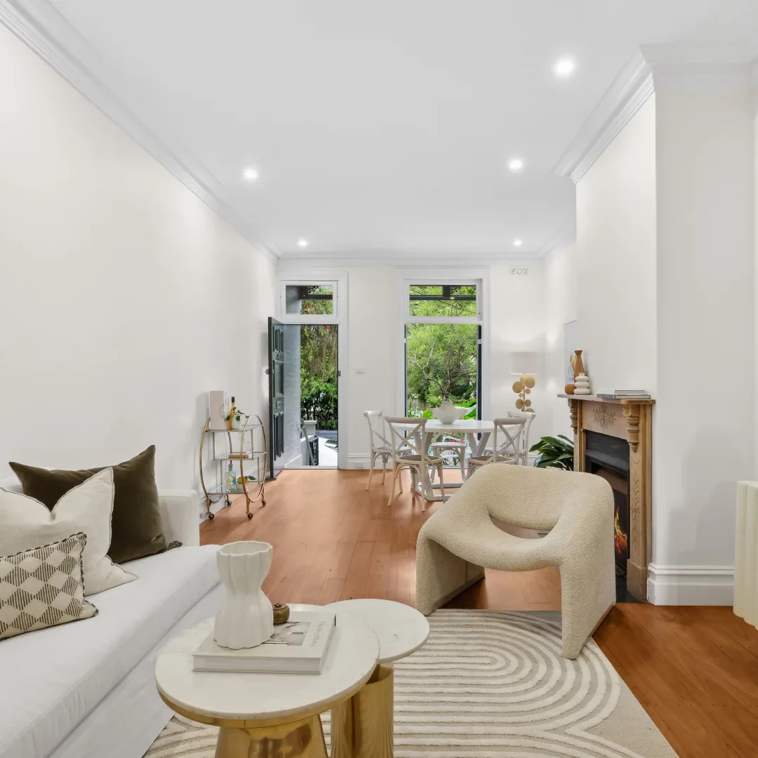 2019824483_2_1_250227_120211-w4600-h3067